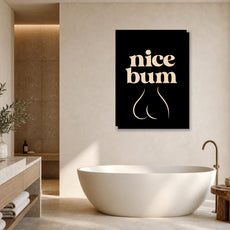 Nice Bum – śmieszny plakat do łazienki mockup 1