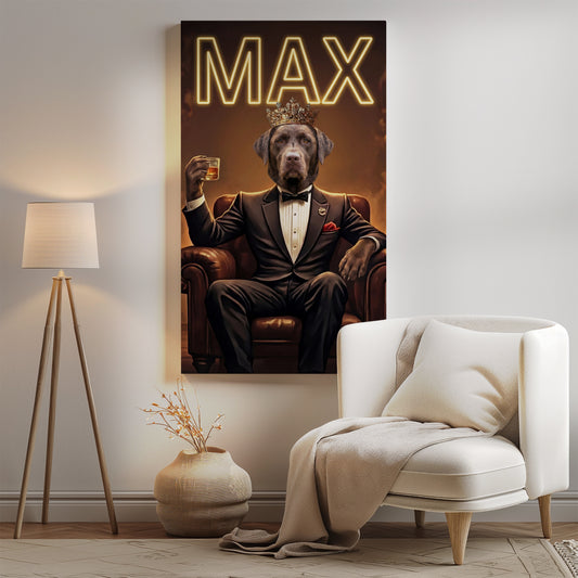 Personalizowany portret psa MAX w garniturze i koronie mockup 0