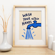 Plakat do łazienki Wash Your Hands z kranem mockup 5