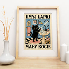 Śmieszny obraz do łazienki Umyj Łapki Mały Kocie mockup 3