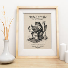 Śmieszny obraz do łazienki z żabą na toalecie mockup 4