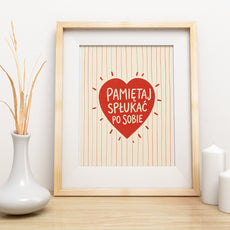 Śmieszny plakat do łazienki – Pamiętaj spłukać po sobie mockup 4